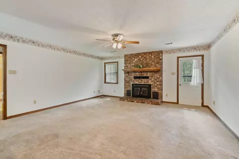 Living - 125 Maple St, Cabot, AR 72023 photo 3 of 5