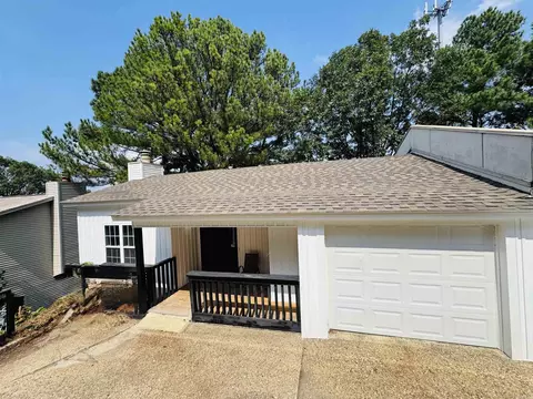 1105 N Oaks Ln, North Little Rock, AR 72118