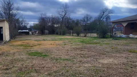 Exterior - 1412 Hamilton Ave, Mena, AR 71953 photo 7 of 8