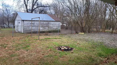 Exterior - 1412 Hamilton Ave, Mena, AR 71953 photo 5 of 8