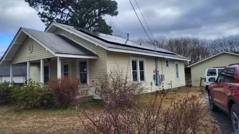 Exterior - 1412 Hamilton Ave, Mena, AR 71953 photo 1 of 8