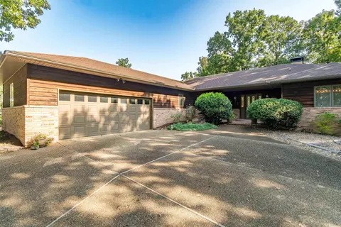 1 Faisan Pl, Hot Springs Village, AR 71909