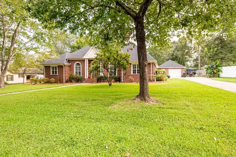 103 E 13th St, Smackover, AR 71762 photo 3