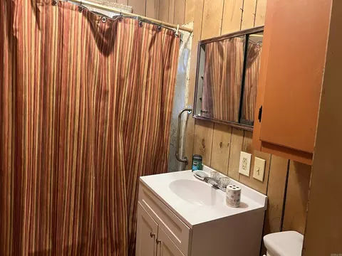 Bath - 2219 W 34th, Pine Bluff, AR 71603 photo 1 of 2