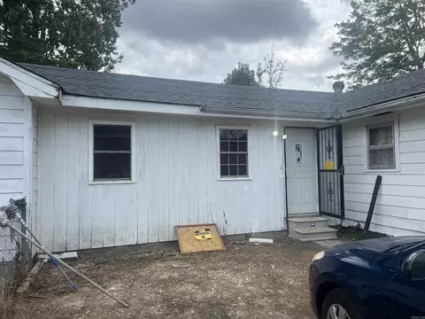 Exterior - 2219 W 34th, Pine Bluff, AR 71603 photo 2 of 4
