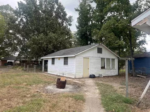 Exterior - 2219 W 34th, Pine Bluff, AR 71603 photo 3 of 4