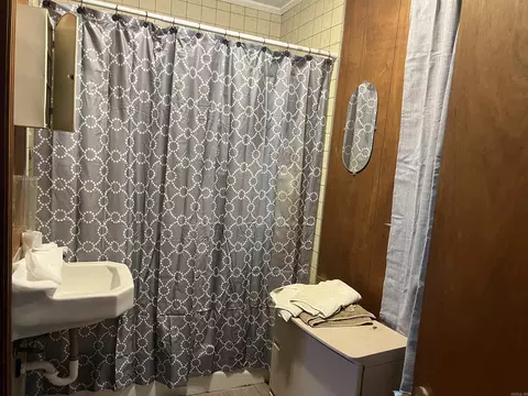Bath - 2219 W 34th, Pine Bluff, AR 71603 photo 2 of 2