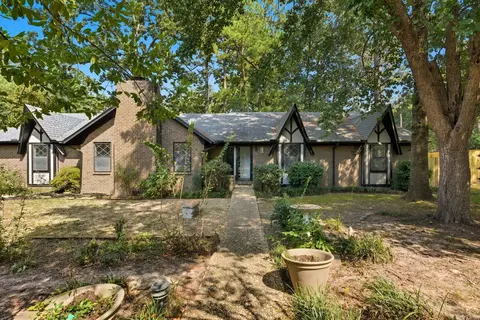 2521 Grapevine Dr, Little Rock, AR 72210
