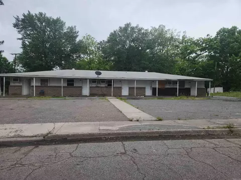 2202 W 10th Ave, Pine Bluff, AR 71611 photo 2