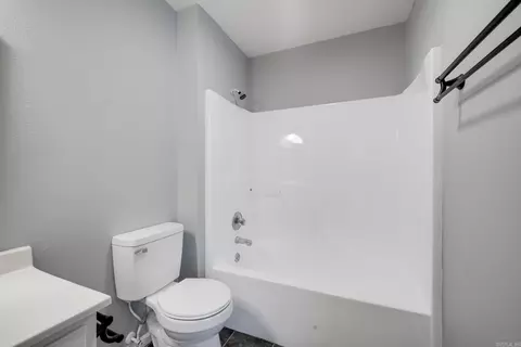 Bath - 3985 Cirrus Dr, Conway, AR 72034 photo 2 of 3
