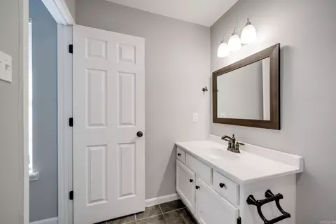 Bath - 3985 Cirrus Dr, Conway, AR 72034 photo 1 of 3