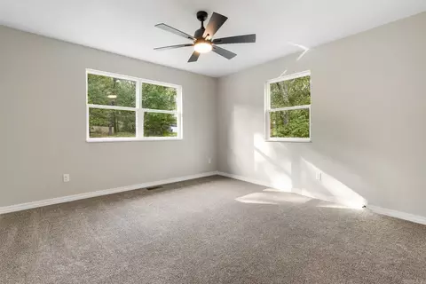 Bedroom - 6010 Oak Leaf Dr, Harrison, AR 72601 photo 1 of 3