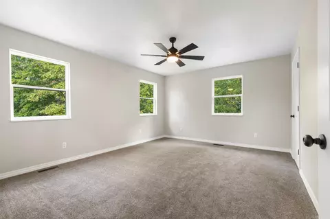 Bedroom - 6010 Oak Leaf Dr, Harrison, AR 72601 photo 3 of 3