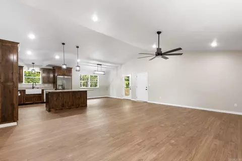 Living - 6010 Oak Leaf Dr, Harrison, AR 72601 photo 1 of 7