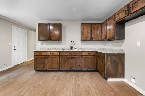 Kitchen - 6010 Oak Leaf Dr, Harrison, AR 72601 photo 6 of 7