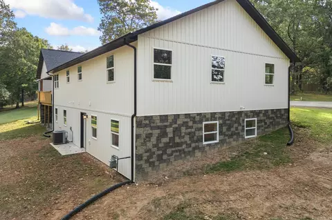Exterior - 6010 Oak Leaf Dr, Harrison, AR 72601 photo 5 of 11
