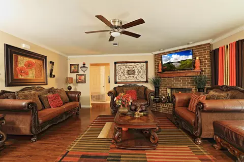 7796 Coachlight Dr, Pine Bluff, AR 71603 photo 3