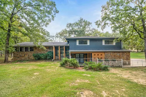 208 Southshore Dr, Hot Springs, AR 71913