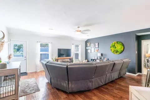 Living - 124 Harper Dr, Brookland, AR 72417 photo 2 of 2