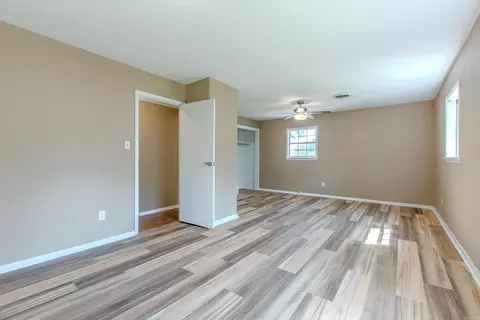 Other - 2205 W Lakeview Dr, Benton, AR 72015 photo 5 of 8