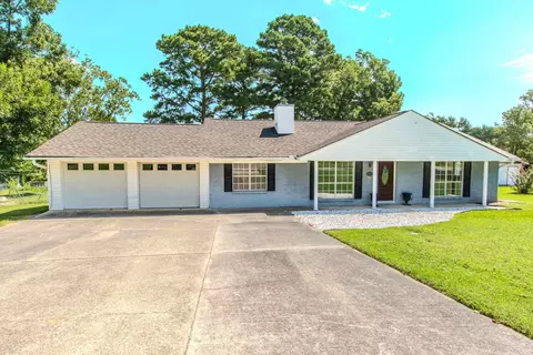 Exterior - 2205 W Lakeview Dr, Benton, AR 72015 photo 12 of 12