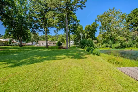 Exterior - 2205 W Lakeview Dr, Benton, AR 72015 photo 9 of 12