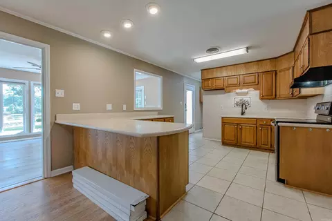Kitchen - 2205 W Lakeview Dr, Benton, AR 72015 photo 1 of 5