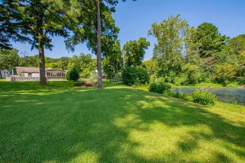 Exterior - 2205 W Lakeview Dr, Benton, AR 72015 photo 8 of 12
