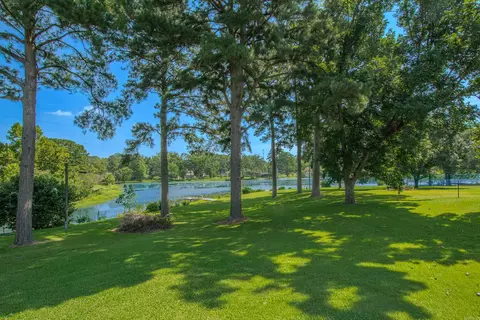 Exterior - 2205 W Lakeview Dr, Benton, AR 72015 photo 6 of 12