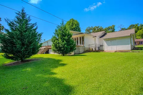 Exterior - 2205 W Lakeview Dr, Benton, AR 72015 photo 11 of 12
