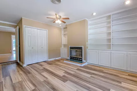 Living - 2205 W Lakeview Dr, Benton, AR 72015 photo 10 of 11