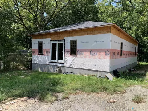 104 Idaho Pl, Hot Springs, AR 71901