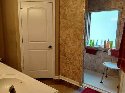 Bath - 221 Iris St, Haskell, AR 72015 photo 1 of 2