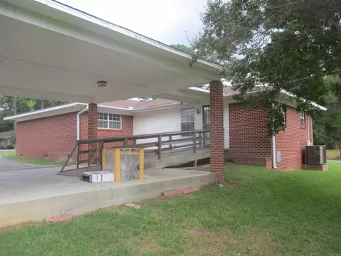 Exterior - 1625 Circle Dr, Malvern, AR 72104 photo 5 of 6