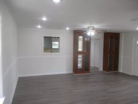 Living - 1625 Circle Dr, Malvern, AR 72104 photo 7 of 7