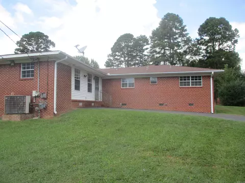 Exterior - 1625 Circle Dr, Malvern, AR 72104 photo 4 of 6