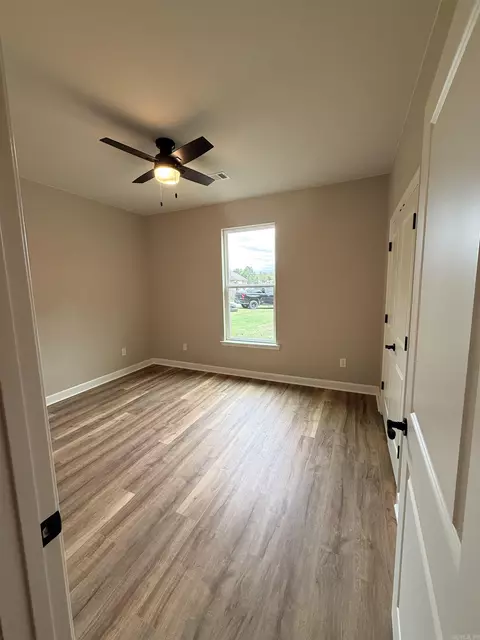 Bedroom - 370 Meadow Creek Dr, Haskell, AR 72015 photo 8 of 8