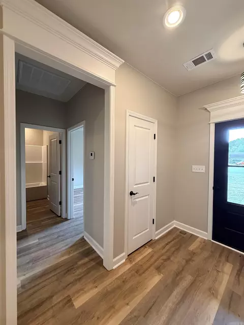 Entry Way - 370 Meadow Creek Dr, Haskell, AR 72015 photo 5 of 5