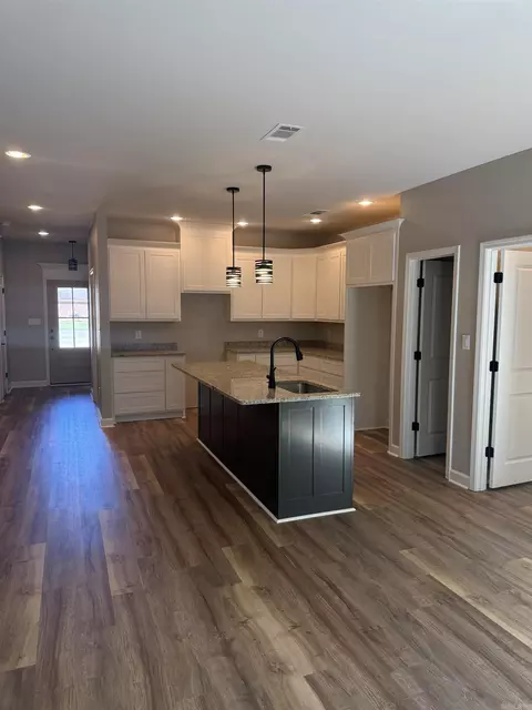 Entry Way - 370 Meadow Creek Dr, Haskell, AR 72015 photo 2 of 5