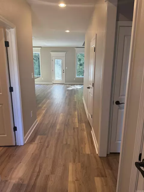 Entry Way - 370 Meadow Creek Dr, Haskell, AR 72015 photo 3 of 5