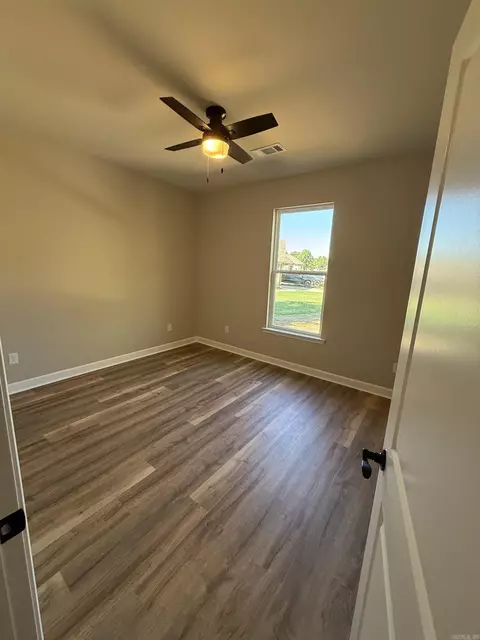 Bedroom - 370 Meadow Creek Dr, Haskell, AR 72015 photo 1 of 8