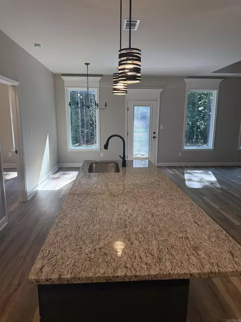 Kitchen - 370 Meadow Creek Dr, Haskell, AR 72015 photo 3 of 4
