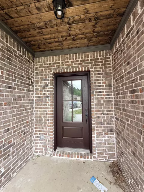 Exterior - 370 Meadow Creek Dr, Haskell, AR 72015 photo 2 of 11