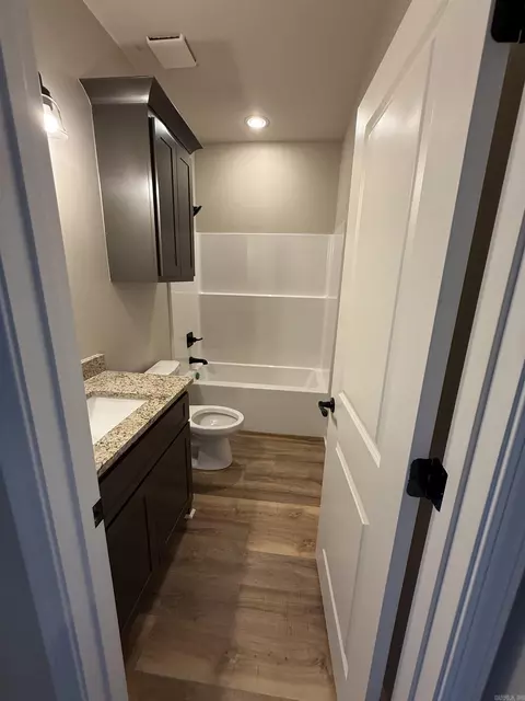 Bath - 370 Meadow Creek Dr, Haskell, AR 72015 photo 1 of 8