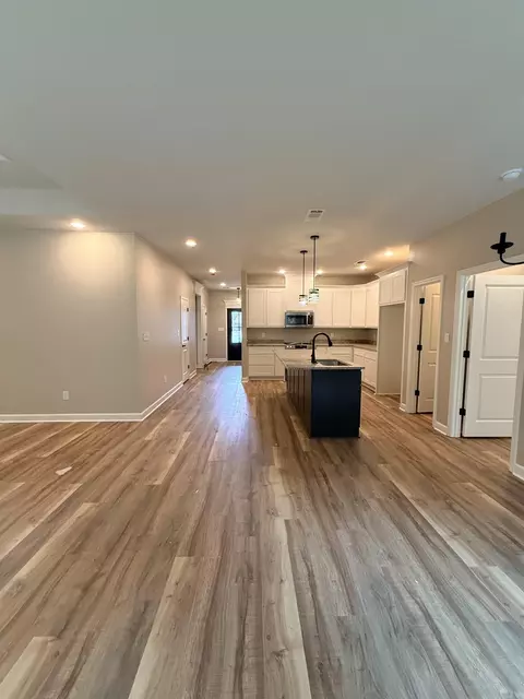 Entry Way - 370 Meadow Creek Dr, Haskell, AR 72015 photo 1 of 5