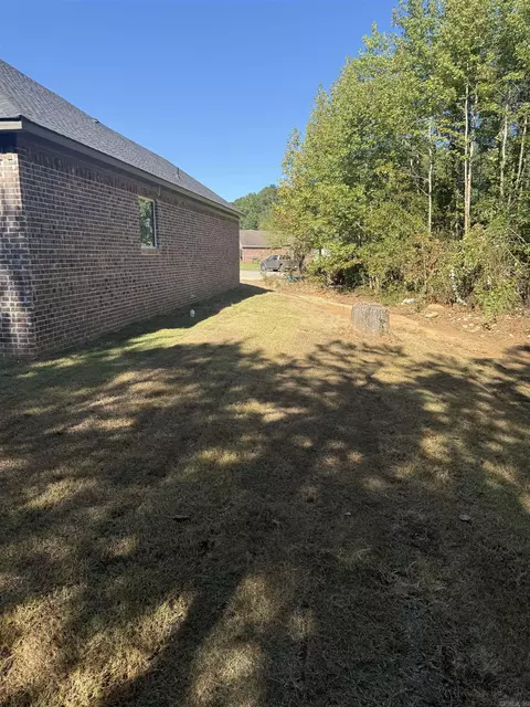 Exterior - 370 Meadow Creek Dr, Haskell, AR 72015 photo 9 of 11
