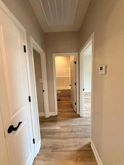 Entry Way - 370 Meadow Creek Dr, Haskell, AR 72015 photo 4 of 5