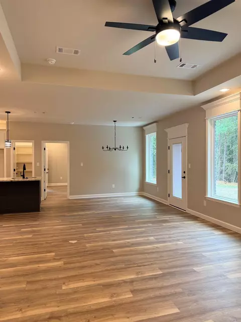 Living - 370 Meadow Creek Dr, Haskell, AR 72015 photo 3 of 3