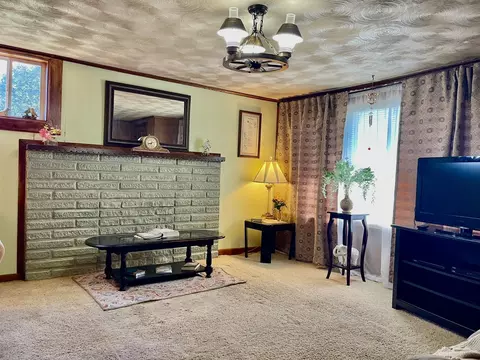 Living - 690 N Copperhead Rd, Franklin, AR 72536 photo 2 of 2