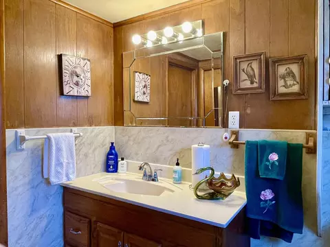 Bath - 690 N Copperhead Rd, Franklin, AR 72536 photo 1 of 2